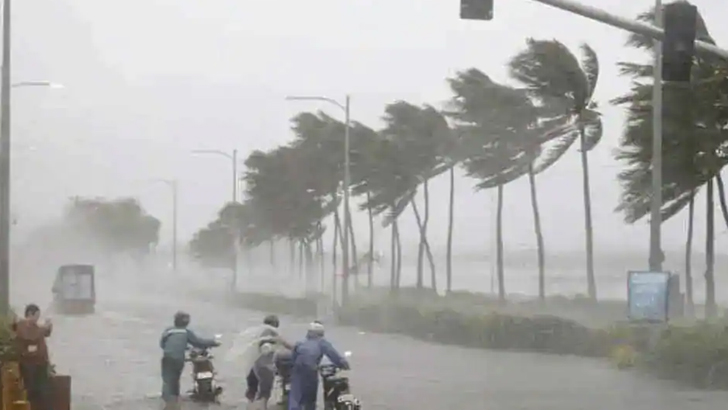 ভয়ঙ্কর ঘূর্ণিঝড় ‘আম্ফান’ খুলনা দিয়ে ঢুকবে