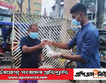 পটুয়াখালীতে বিনামূল্যে পটুয়া খেলাঘর আসরের পক্ষে মাস্ক ও হ্যান্ড গ্লাভস বিতরণ