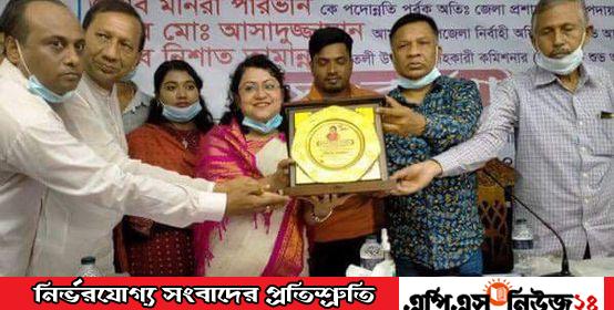 আমতলীর ইউএনও মনিরা পারভীনকে বিদায়ী সংবর্ধনা