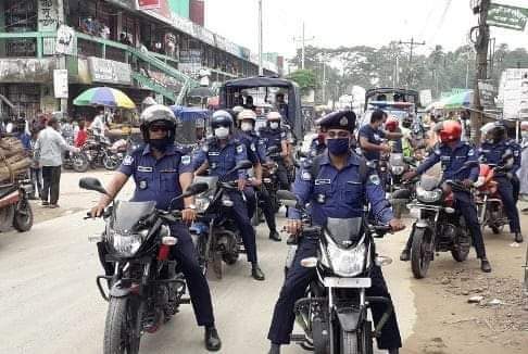 করোনা: রাত ১০টার পর বাইরে গেলে ব্যবস্থা নেবে পুলিশ!!