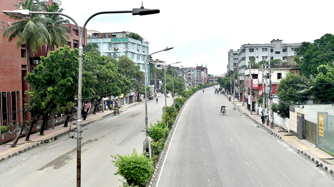 লকডাউনের শুক্রবার রাজধানীর রাস্তায় সুনসান নিরবতা