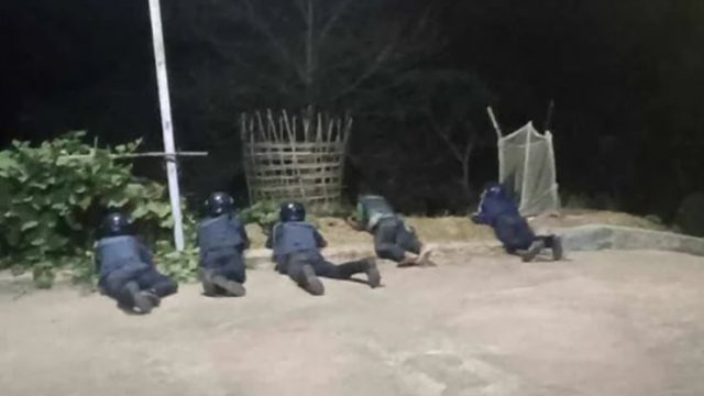 থানচিতে পুলিশ সন্ত্রাসী গোলাগুলি, থমথমে পরিস্থিতি এবং আইন শৃঙ্খলার অবনতি
